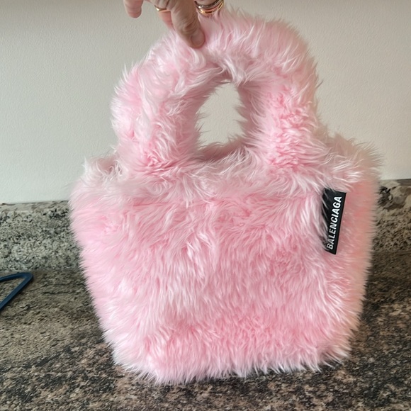 Balenciaga Everyday Tote Faux Fur - Picture 11 of 16